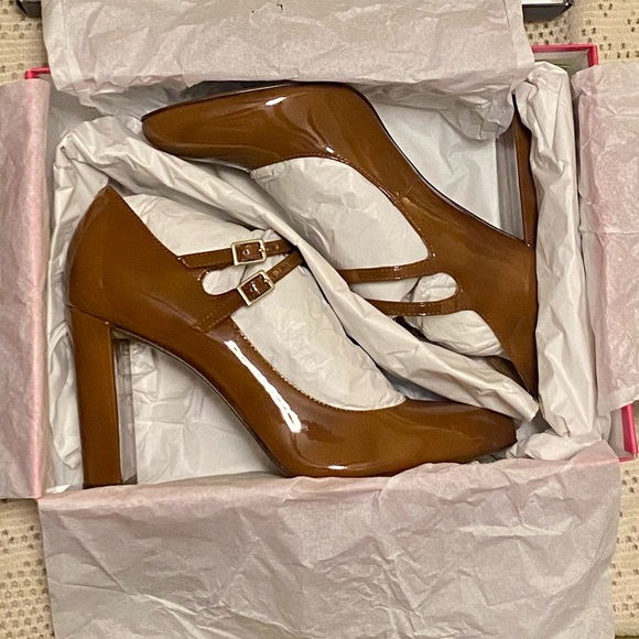 Vince Camuto Dahlein Mary Jane Pumps - Picture 9 of 16